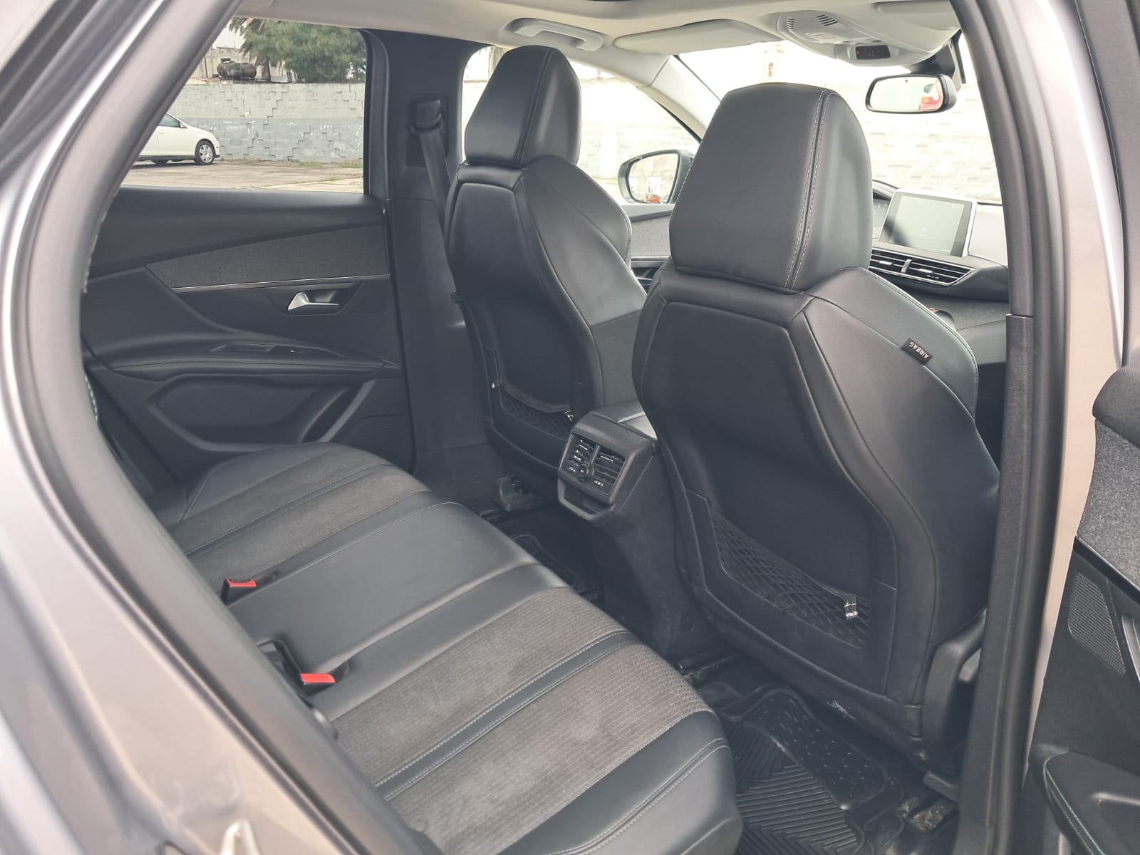 2023 PEUGEOT 3008 5 PTS ALLURE PACK 16T TIPTRONIC AAC TP RA-18